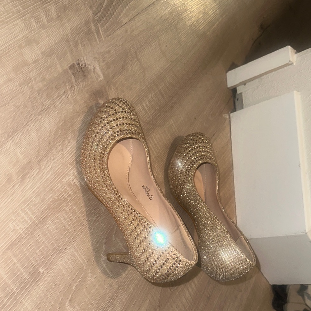 Bella Marie Gold Glitter Crystal Pumps